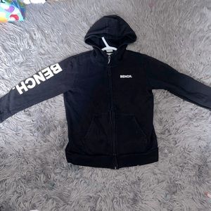 Very comfortable has a working zipper size is 10/12 girls overall a good sweater